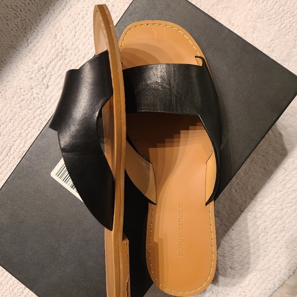 Banana Republic leather slides- 7.5 - Picture 2 of 4